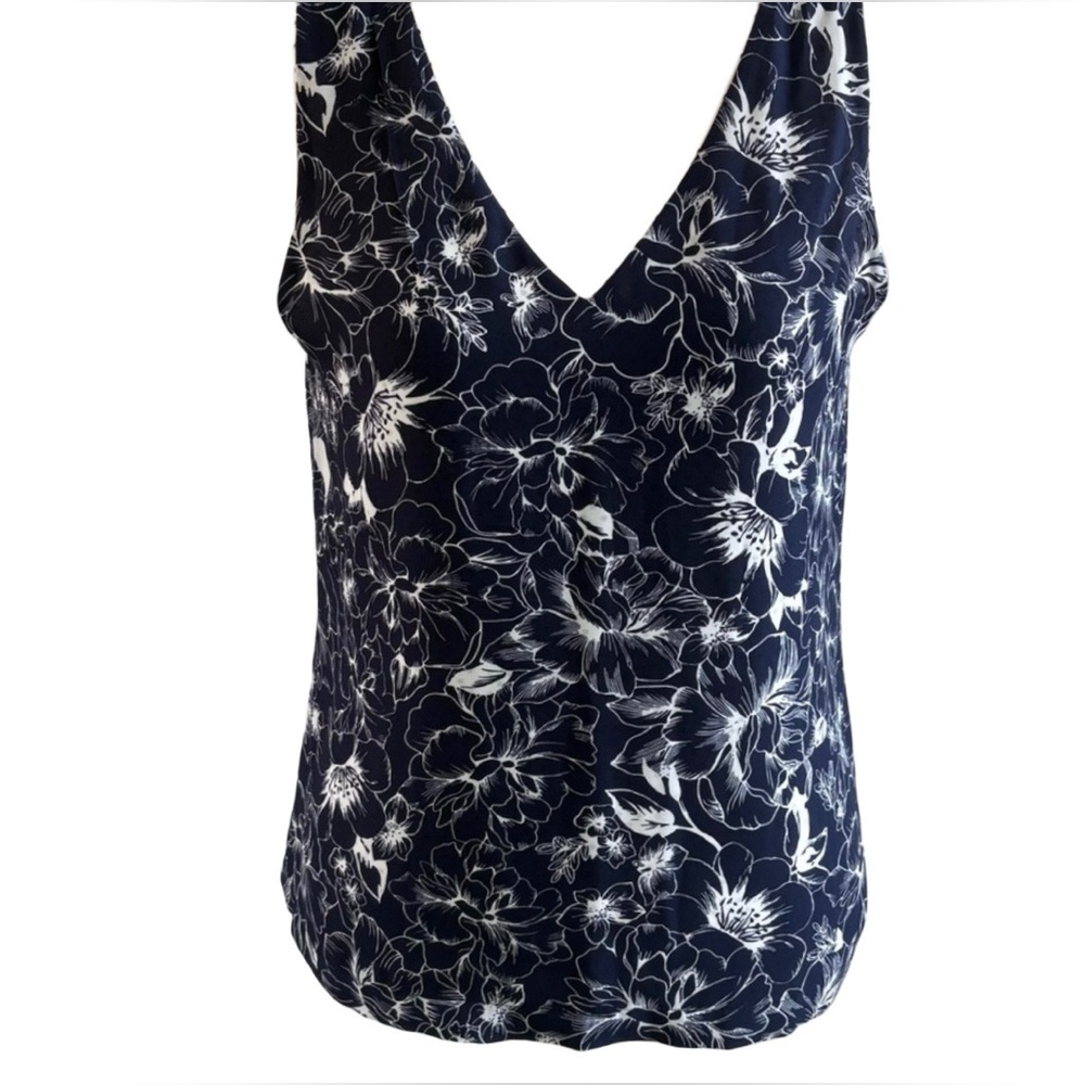 White House Black Market- Blue Floral Reversible tank-large L